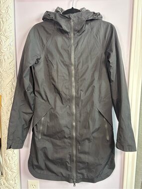 lululemon athletica Rain Rebel Hooded Black Jacket Size 4